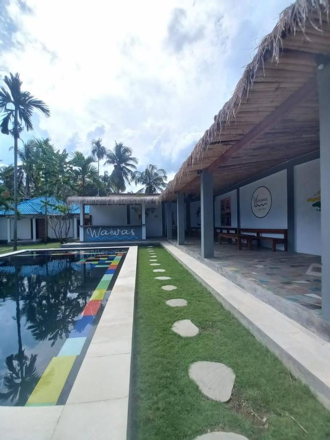 Waiwas Hostel Kuta  Bagian luar foto