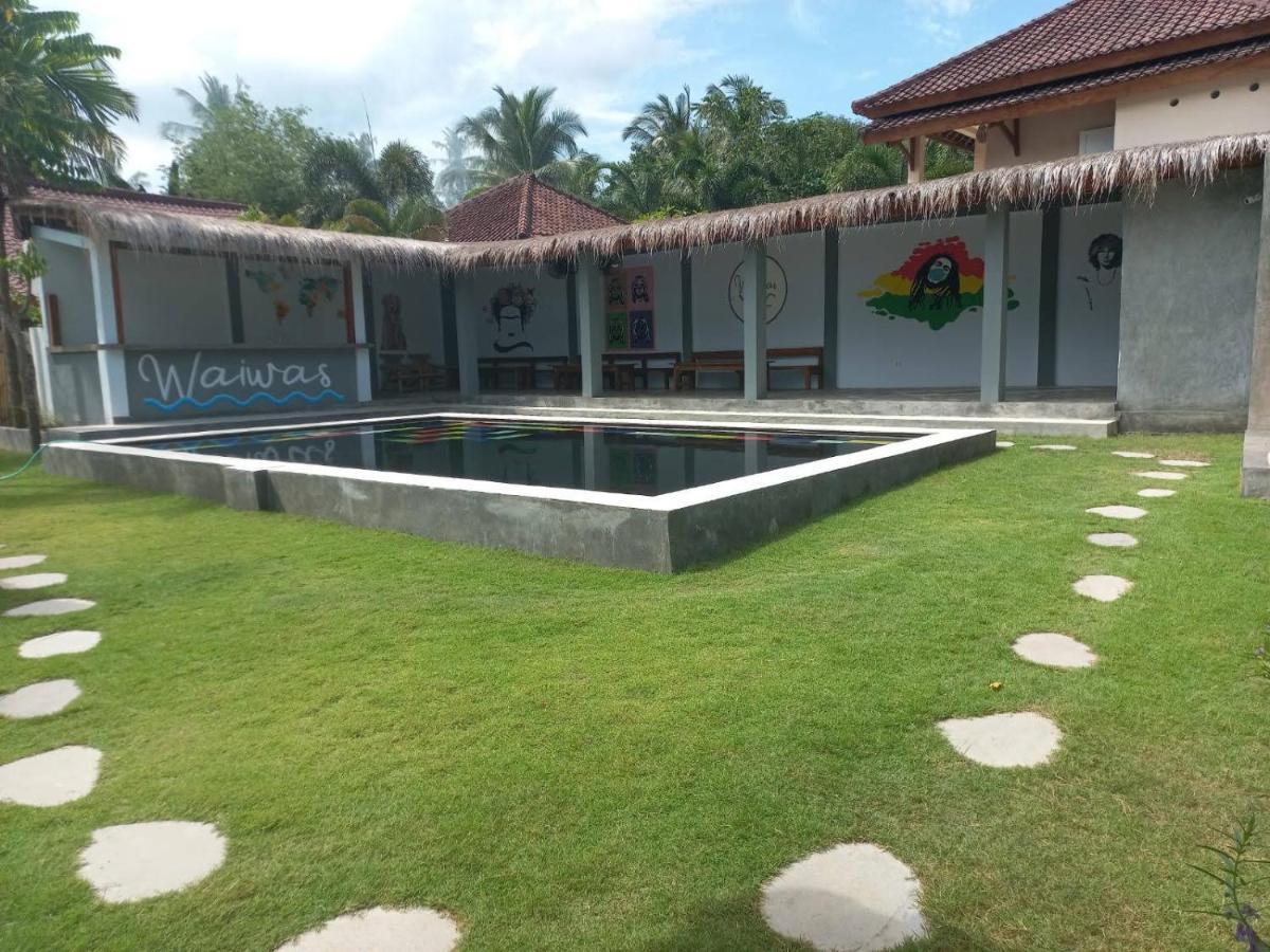 Waiwas Hostel Kuta  Bagian luar foto